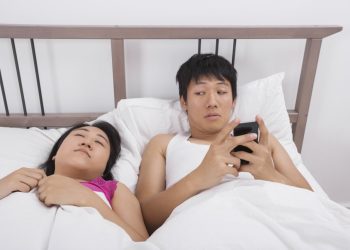 Күйөөм телефонун текшертпейт