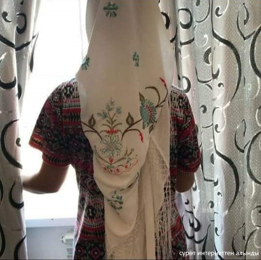 Келиним үйдөн сөз ташып жүргөнүн ата-энем билбейт