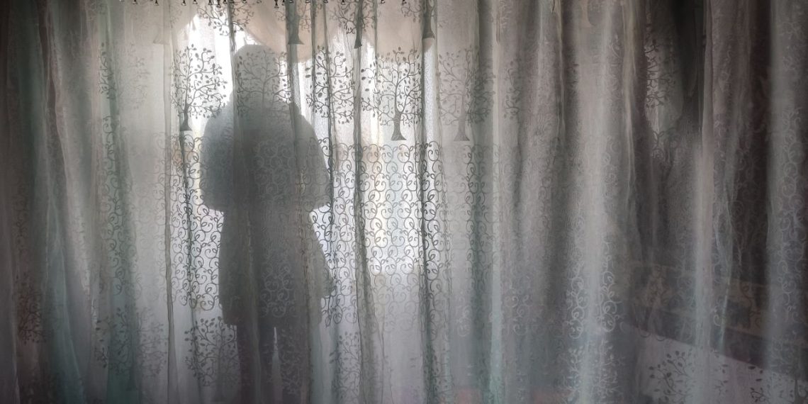 "Төрт балалуу аялды келин кылбайм" деп кайын энем мага жоолук салбай койгон