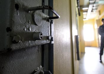 Күйөөм алиментке 100 миң сом карыз. Аны каматсам болобу?