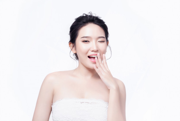 Жыныс кынымдын эриндери чоң. Бул нормалдуубу? Гинеколог жооп берет