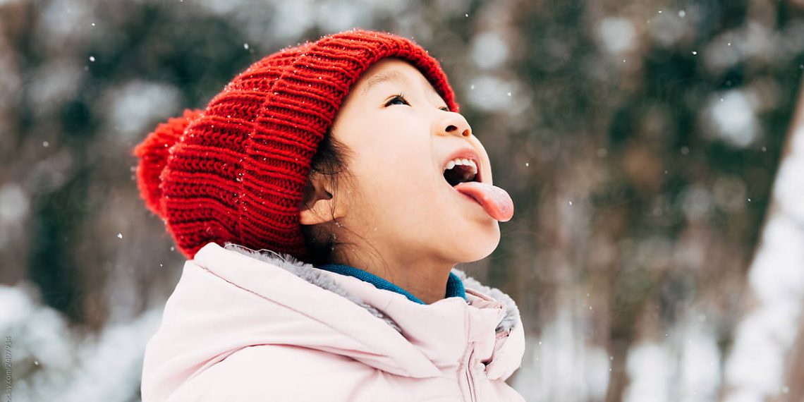 Кыздар акырын сүйлөйт