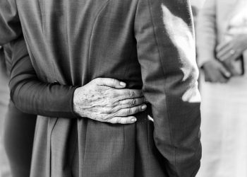 Балдар чоңойгондон кийин аялым экөөбүз сүйлөшкөнгө сөз таппай калдык