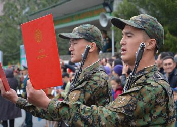 Армияга кете турган болсом