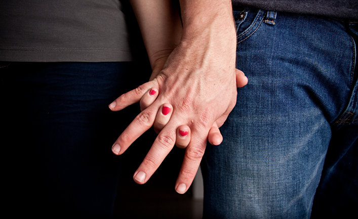 Туура эмес кылып жатканымды түшүнүп турсам да жолуккум келе берет