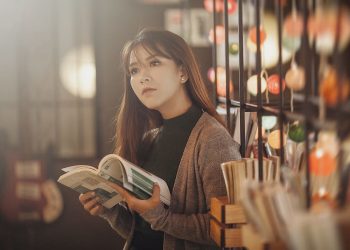 Үйдөгүлөр качан күйөөгө тиесиң деген суроосу менен тажатышты