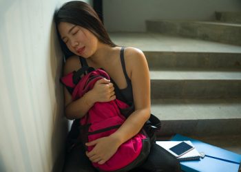 Апалар кыздарына “ак сүтүмдөн кечтим” десе эмне болот?