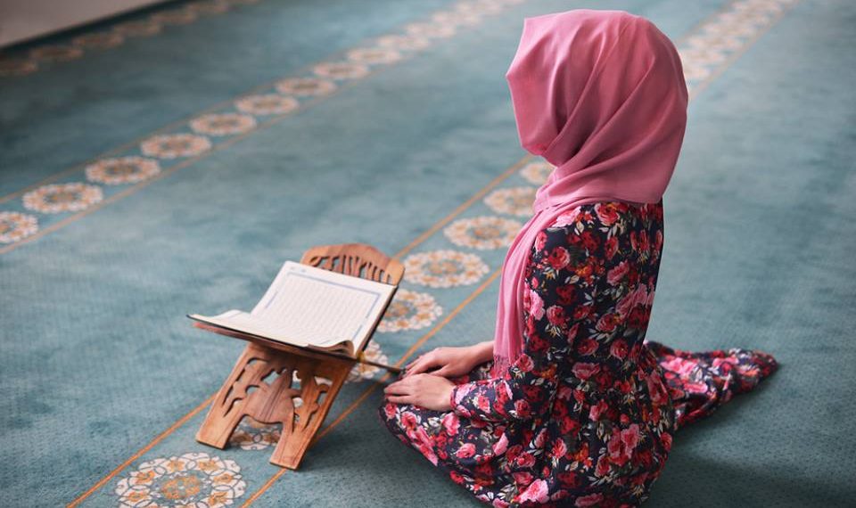 Кыздар намазды тогуз жашында эмес