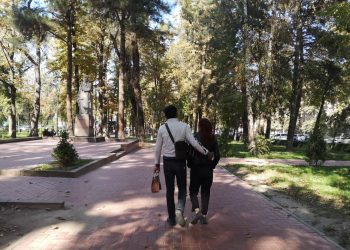 Классташым менден башка эки кызга валентинка бергенин угуп ыйлагам