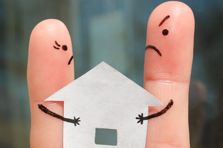 Сиңдим белек кылган үйдү күйөөсү бербейм деп жатыптыр. Эмне кылса болот?