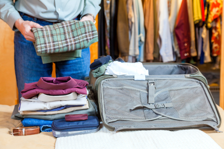 Кайын эжем "сиңдим сени менен жашабайт" деп үйдөн кууп чыкты