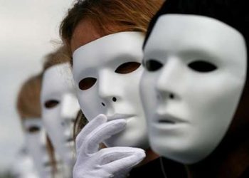 Адамдар өзгөрбөйт