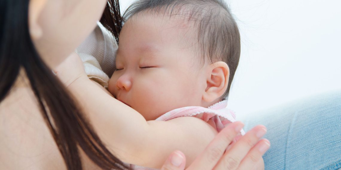 Эмчектеги сүттү кантип азайтса болот? Маммлолог жооп берет