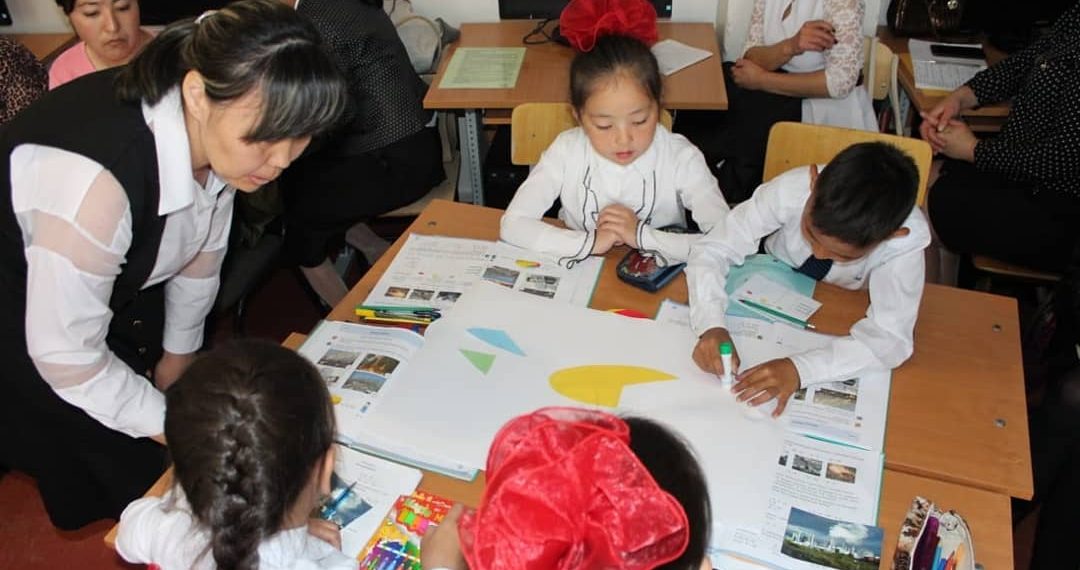 Апам өмүр бою мугалим болгусу келген