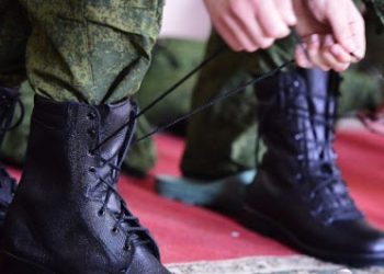 Жумуш учурунда бутун сындырып алган күйөөмдү ишинен айдап жатышат