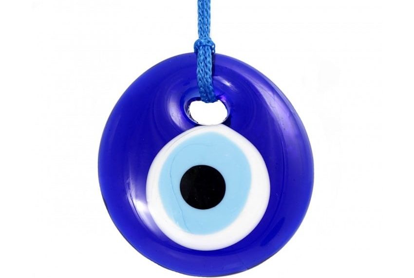 Көз тийгенде көз мончок тагынса күнөө эмеспи?