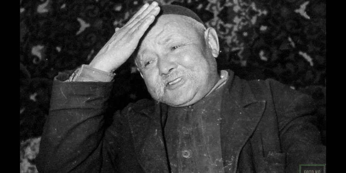 Кыргыздын манасчыларын бир көрүп тааный алам десеңиз