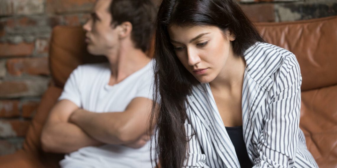 Күйөөм менен сүйлөшкүм келбейт