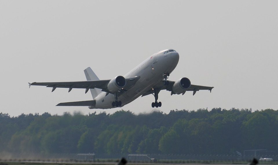 Чет өлкөгө чыгып кеткен күйөөдөн кантип алимент өндүрсө болот? Юристтен жооп