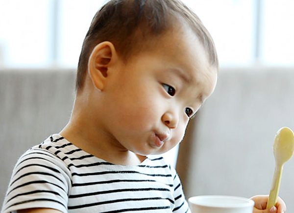 Бир жарым жаштагы балам такыр тамак ичпей жатат. Эмне кылсам болот?