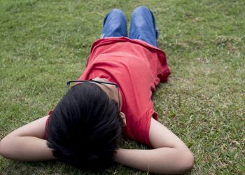 Сегиз жаштагы баламдын жыныстык мүчөсү өтө эле кичинекей. Эмне үчүн ушундай?