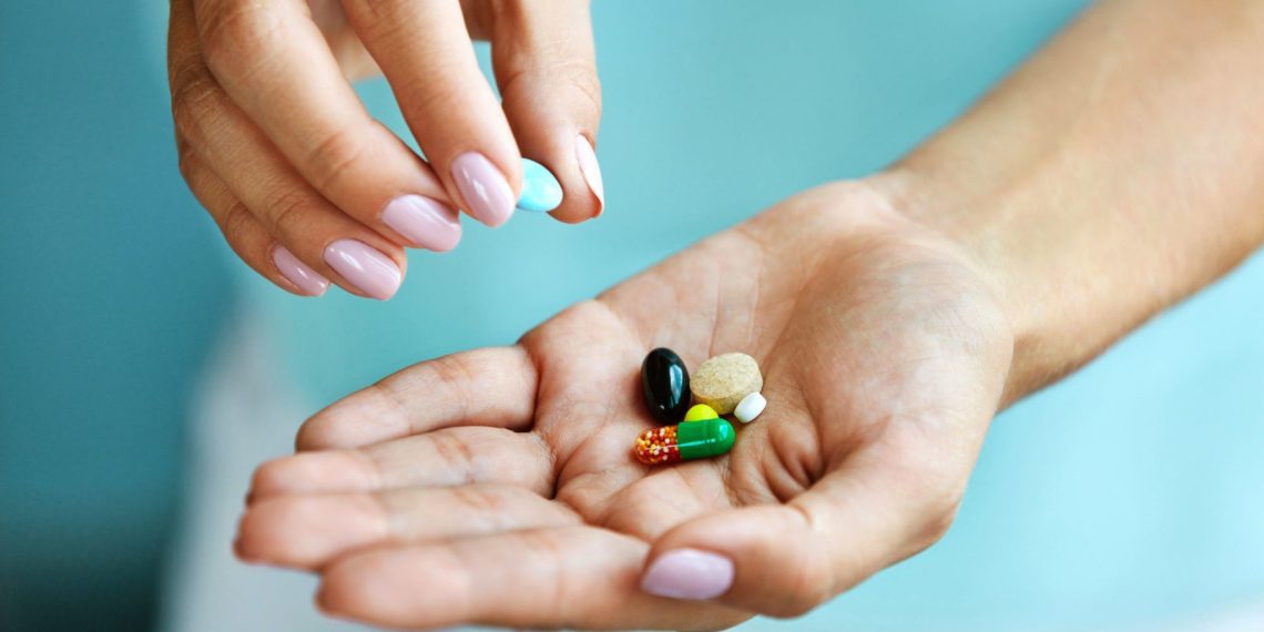 Карантинде дары ичип үйдөн эле боюман түшүрсөм болобу? Гинеколог жооп берет