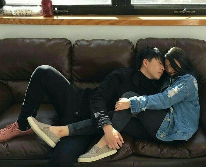 Үйлөнмөйүнчө тийбейм деди