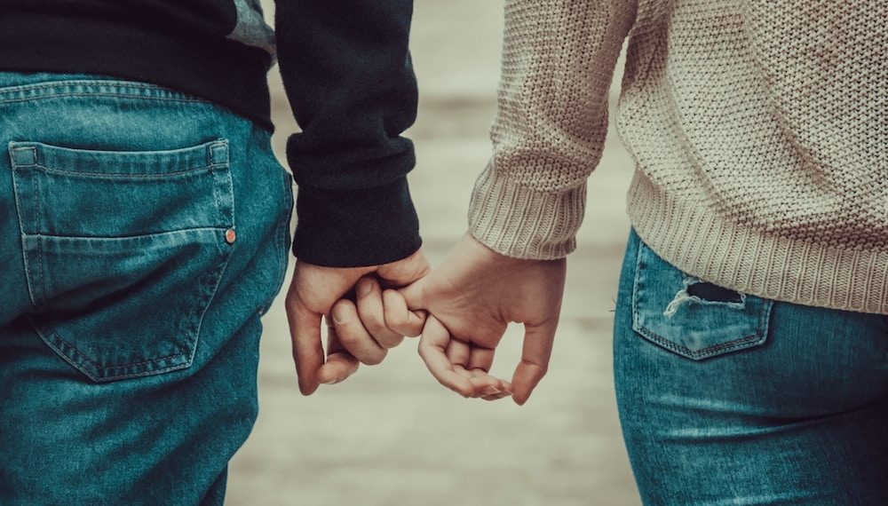 Бетимдеги тырыктан уялып