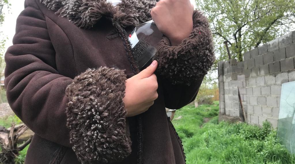 Өч алгым келип жүргөн эски сүйгөнүмө арак көтөрүп келатып жолугуп калдым