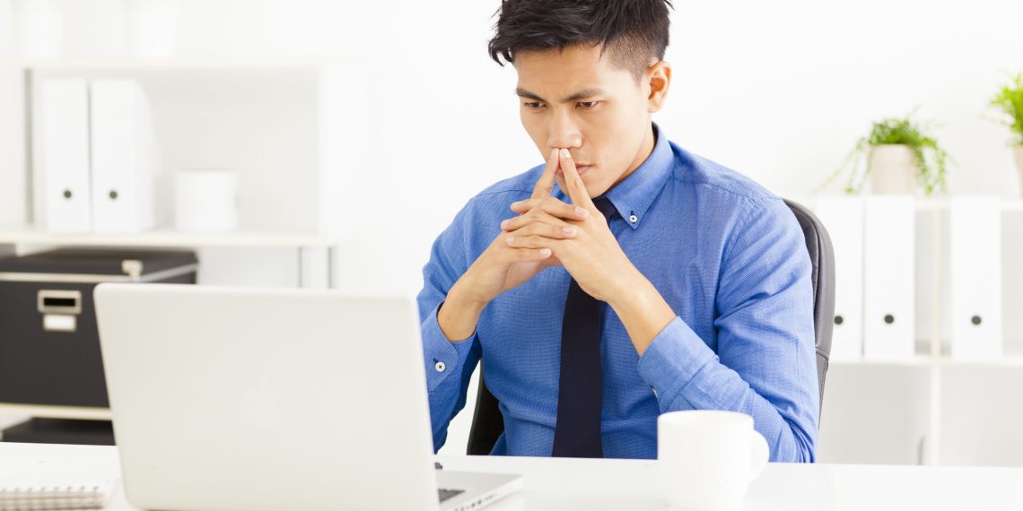 Мурда мени чанып кеткен кыз эми өзү мага чалып жатат. Ага эмне дешим керек?