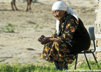 Эжем бай жерге турмушка чыккандан бери апам менен сүйлөшпөй калды