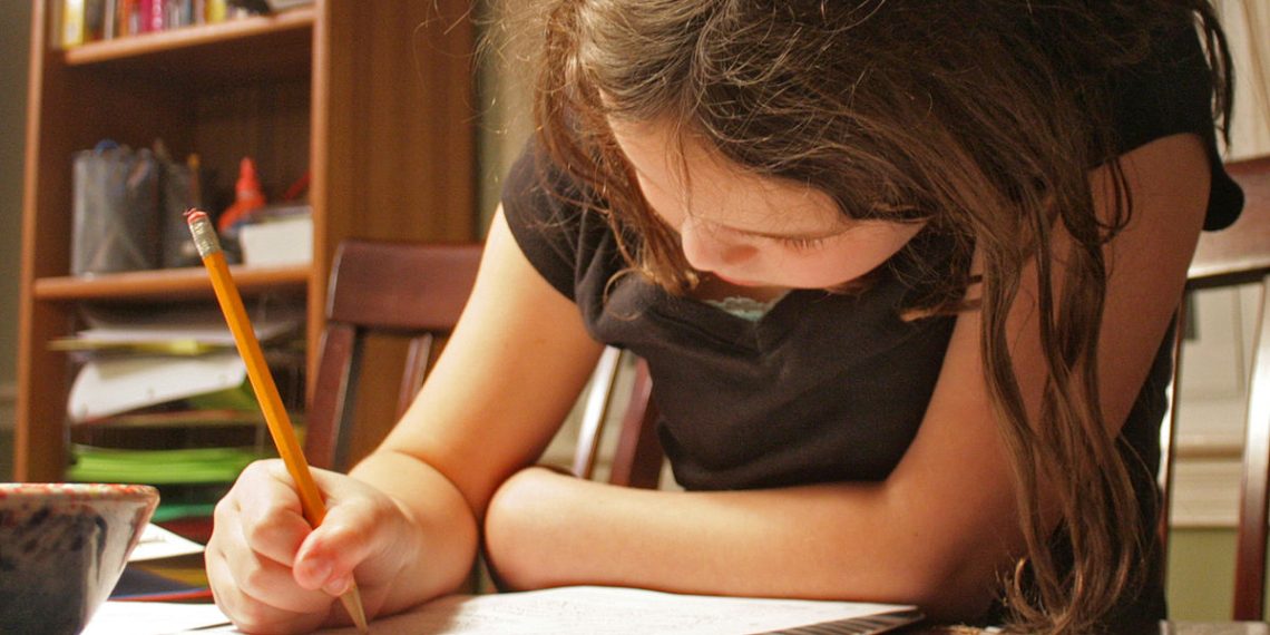 Кызым сегизге чыга элек