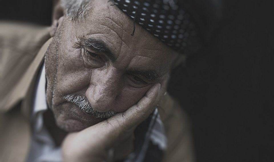 Чоң атам үйүнүн документин алалбай жатат. Эмне кылсак болот?