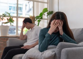 Күйөөм мени менен да биринчи аялы менен да жашайм дейт