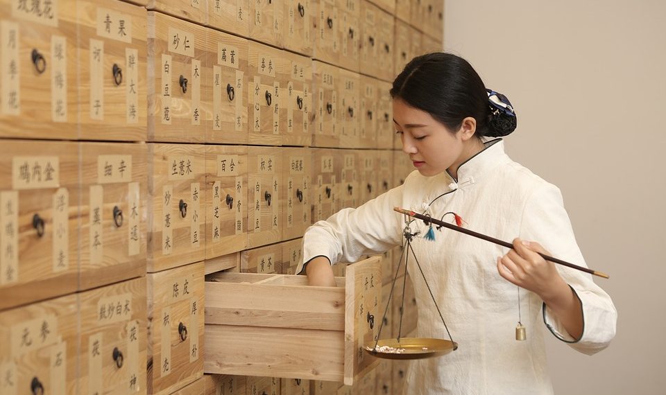 Салттуу кытай медицинасы. Кандай ооруларды айыктырат?