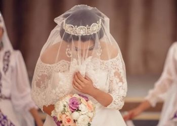 Ажырашкан эркектер менен тааныштыргысы келгендер тоюмда бийлеп жүрүштү