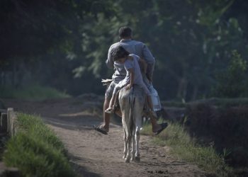 Күйөөм эки жашар баламды бир жылдан бери бербей жатат