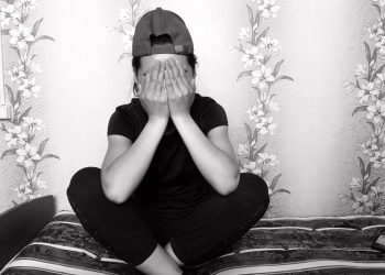 Атам бербеген камкордукту күйөөмөн күтөм. Карантинде жалгыз калган кыздын баяны