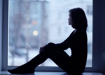 Чоң энем бакканы үчүн ата-энем мага боор тартышпайт. Психологдун кеңеши