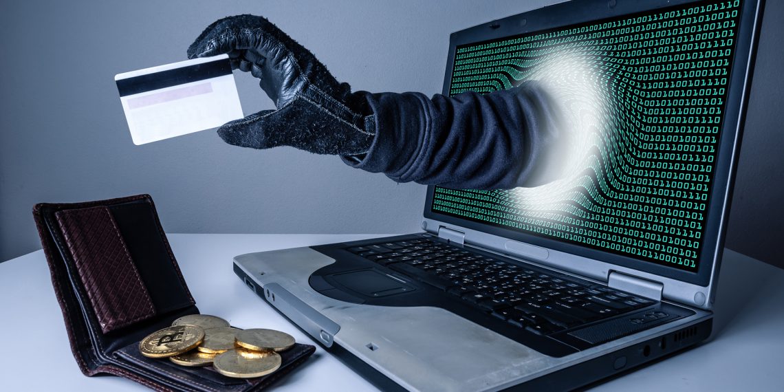 Интернеттен акча көбөйтүп берем дегендерге алданып калдым