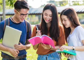 Журналист болуу үчүн кандай сапаттарга ээ болуу керек?