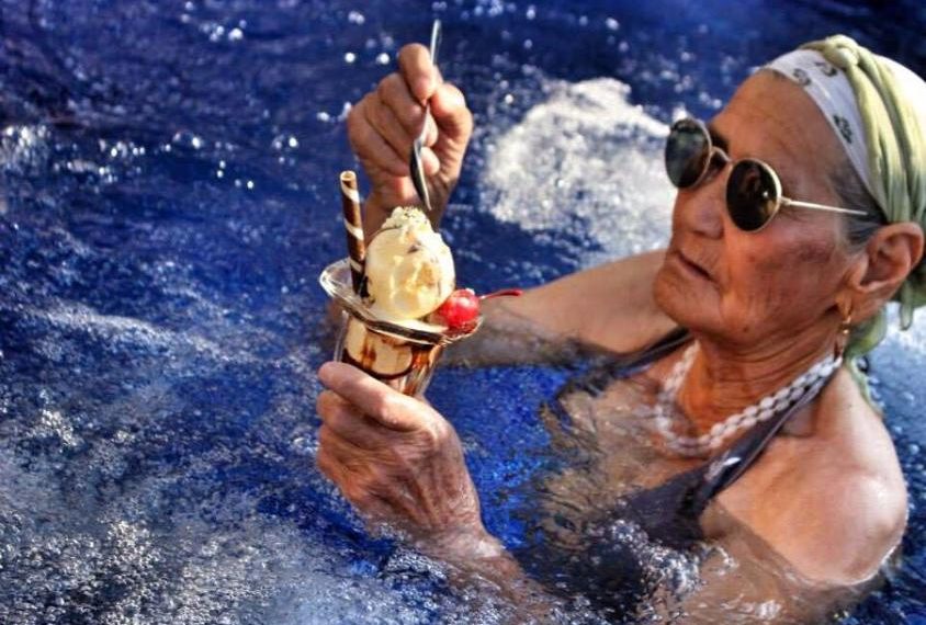 Туугандар кайын энем экөөбүздүн купальникчен сүрөтүбүздү көрүп эстери оогон