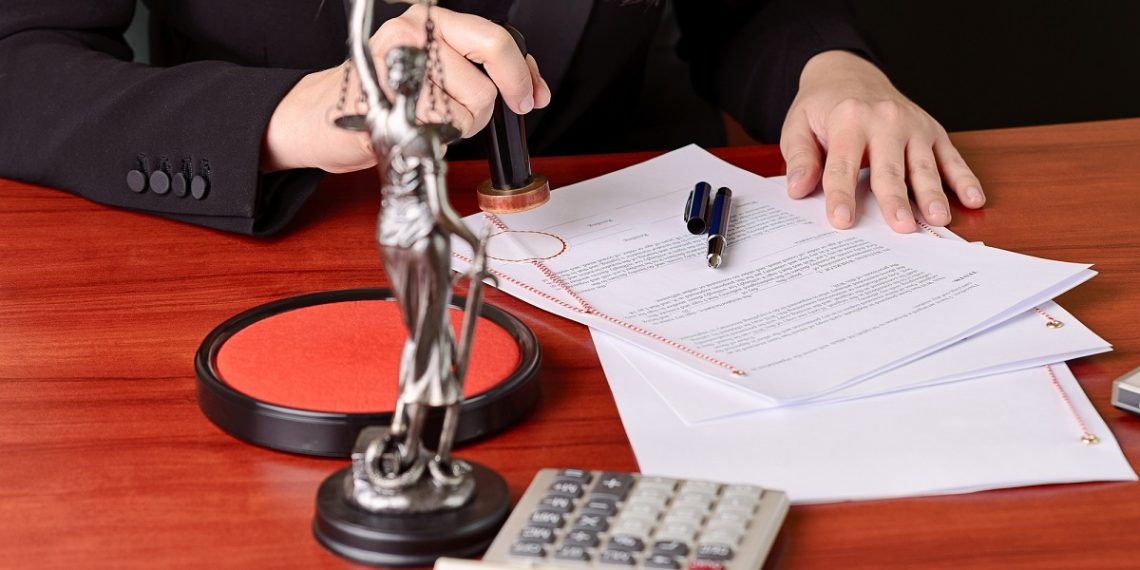 Кантип жеке нотариус боло алам? Адвокат жооп берет