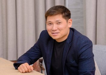 Бизнесмен Мирбек Асангариев сунуштаган 10 китеп