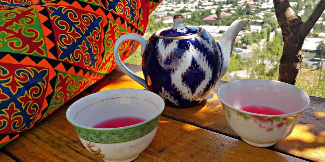 Апам чайды аябай көп ичет