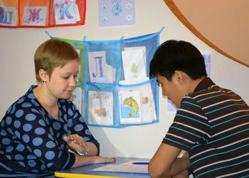 “С” тамгасын жакшы айта албайм. Кантип оңолсом болот? Логопед жооп берет