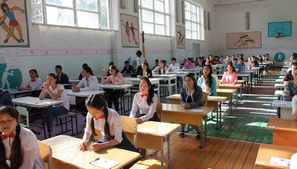 Директорубуз “мектепти уят кыласыңар” деп ЖРТ тапшыртпай койду