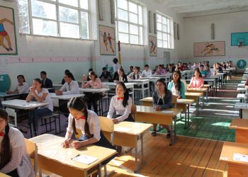 Директорубуз “мектепти уят кыласыңар” деп ЖРТ тапшыртпай койду