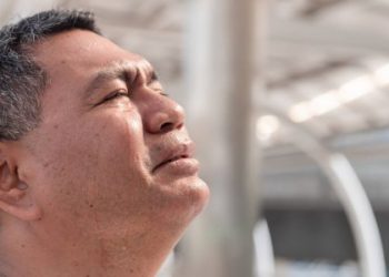 Коронавирустун айынан байкем зордуктап койгон аялыма жете албай отурам