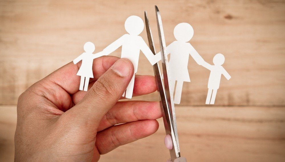 Ажыраша турганыбызды балдарыбызга кантип айтабыз? Психологдун кеңеши